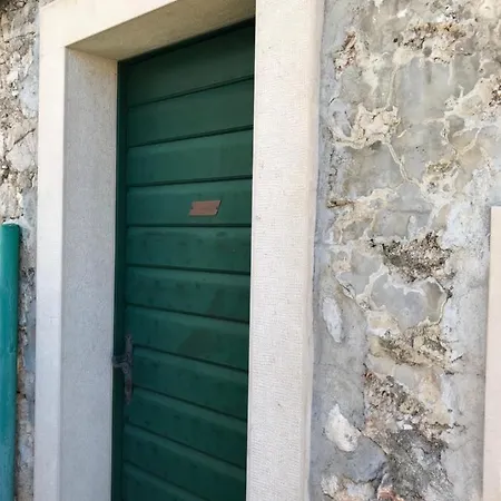 Studio Apartman Lenesta Bol Exterior photo