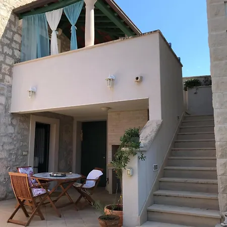 Studio Apartman Lenesta Bol Exterior photo